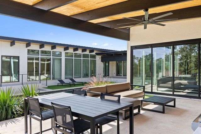 197 Gaucho WAY, Dripping Springs, TX 78620