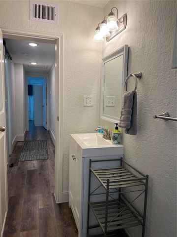 1206 Ursuline Up Street, Galveston, TX 77550