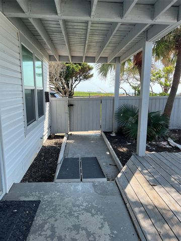 1206 Ursuline Up Street, Galveston, TX 77550