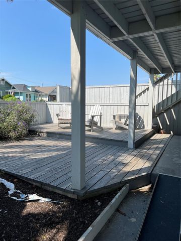 1206 Ursuline Up Street, Galveston, TX 77550