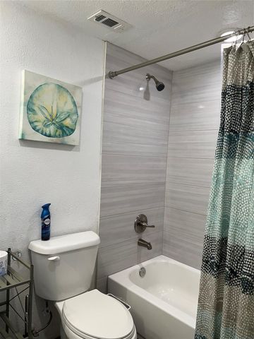 1206 Ursuline Up Street, Galveston, TX 77550