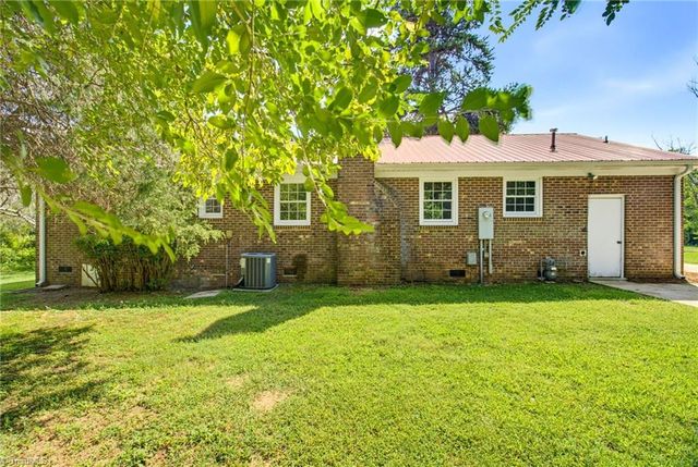 3325 Colony Drive, Jamestown, NC 27282