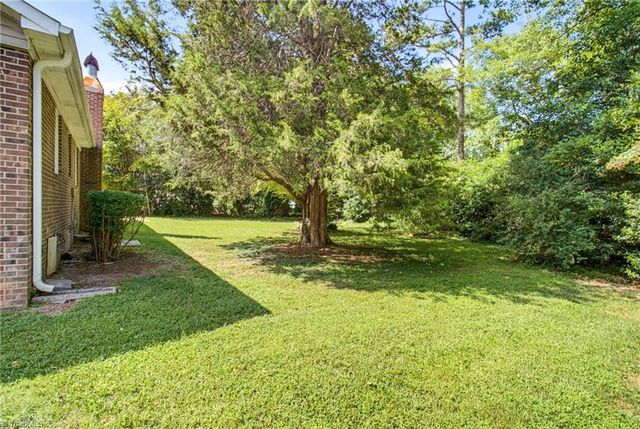 3325 Colony Drive, Jamestown, NC 27282