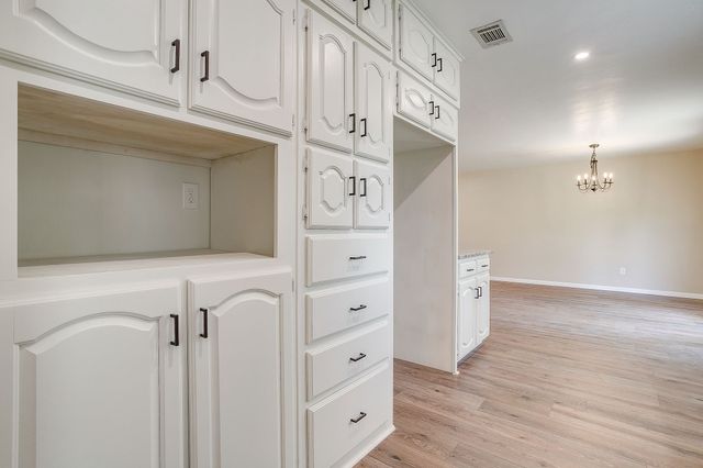 309 Sundown Court, Burleson, TX 76028