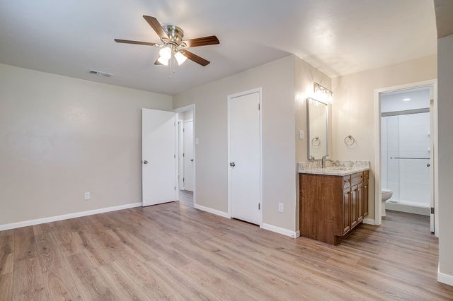 309 Sundown Court, Burleson, TX 76028