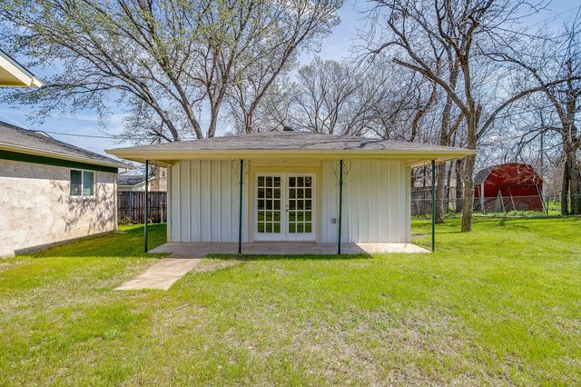 309 Sundown Court, Burleson, TX 76028