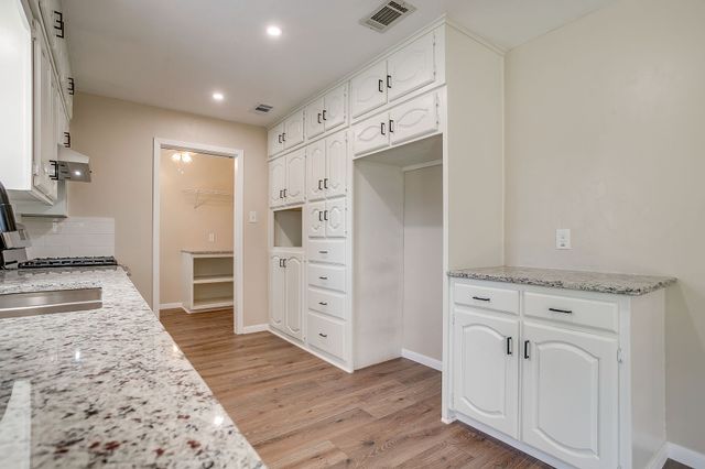 309 Sundown Court, Burleson, TX 76028