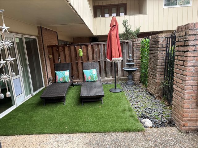 6338 Crab Orchard Road, Houston, TX 77057