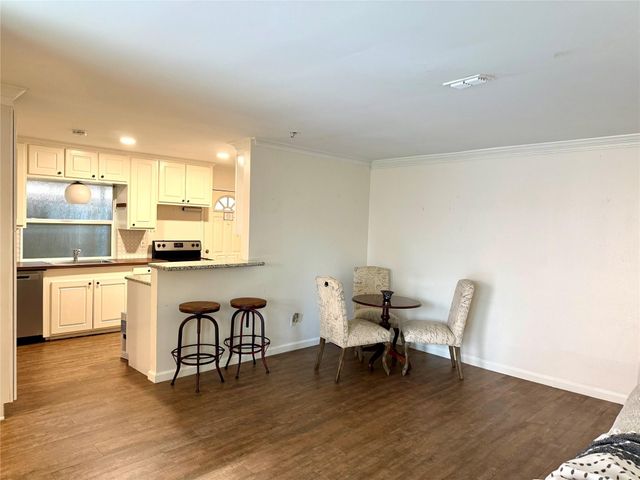 6338 Crab Orchard Road, Houston, TX 77057