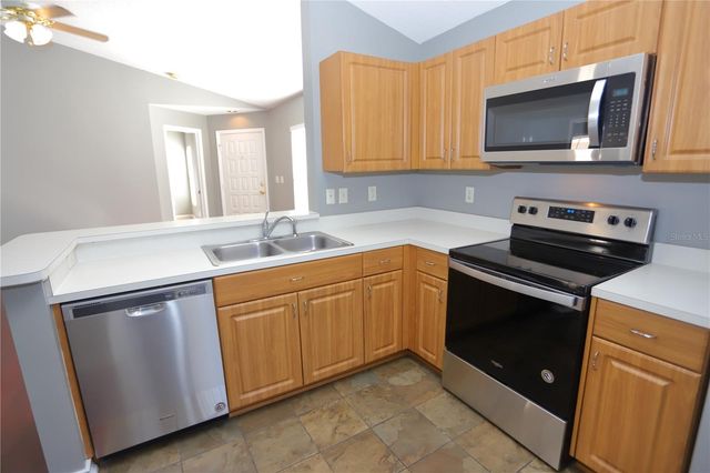 5826 TANAGERLAKE ROAD, Lithia, FL 33547
