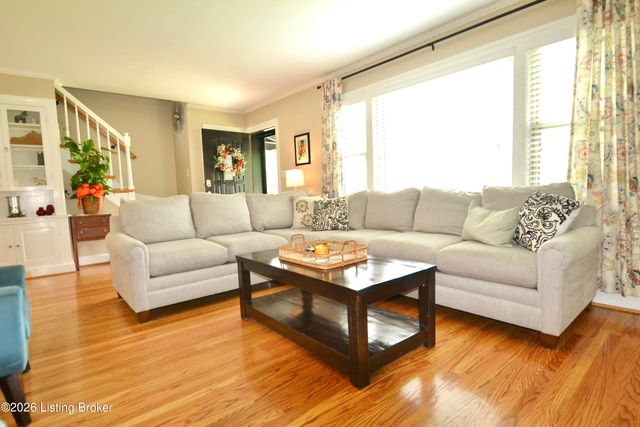 4435 Blenheim Rd, Louisville, KY 40207