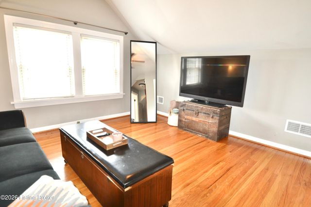 4435 Blenheim Rd, Louisville, KY 40207