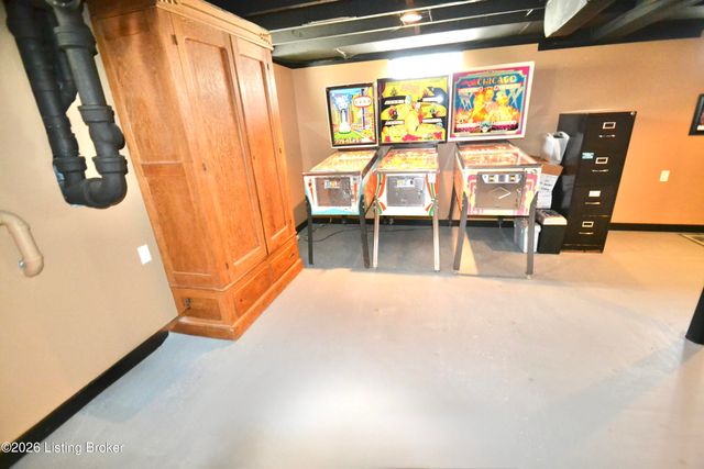4435 Blenheim Rd, Louisville, KY 40207