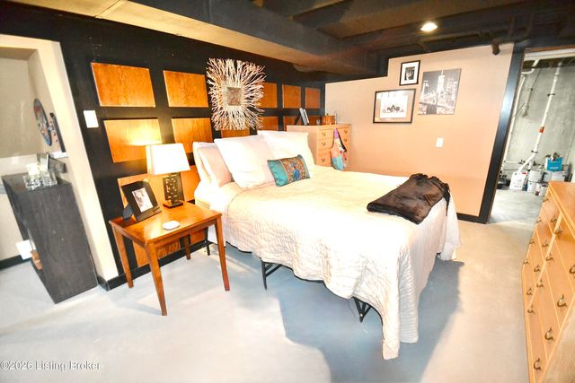 4435 Blenheim Rd, Louisville, KY 40207