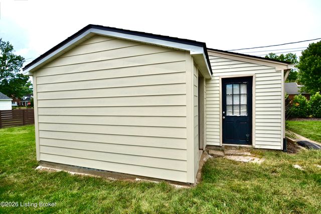 4435 Blenheim Rd, Louisville, KY 40207