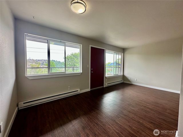 2515 Thorndyke Avenue W, Seattle, WA 98199