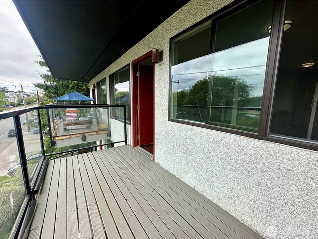 2515 Thorndyke Avenue W, Seattle, WA 98199