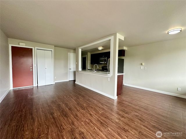 2515 Thorndyke Avenue W, Seattle, WA 98199