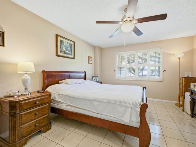 6698 10th Avenue N 106, Lake Worth, FL 33467