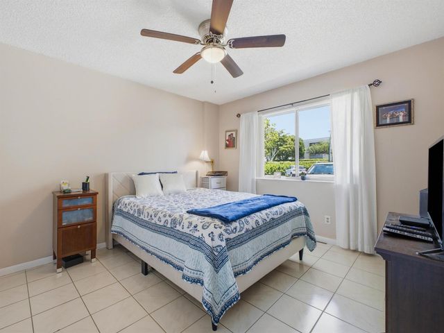 6698 10th Avenue N 106, Lake Worth, FL 33467