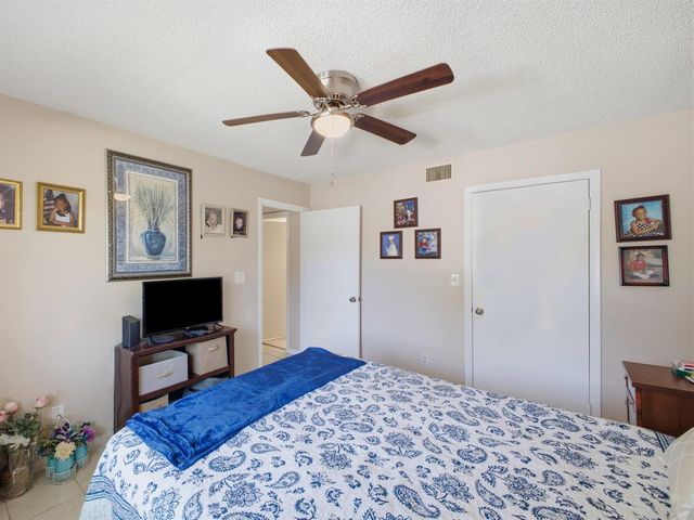 6698 10th Avenue N 106, Lake Worth, FL 33467