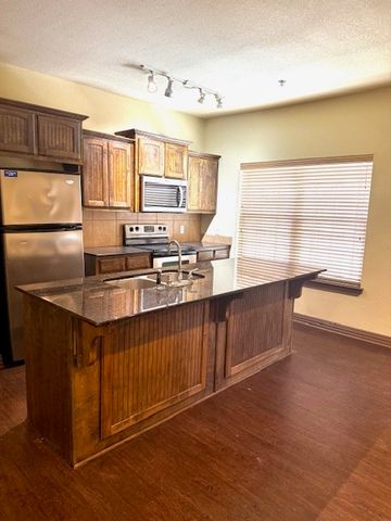 2410 S 2nd Street 1162, Waco, TX 76706