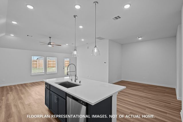 1341 Blue Moon Lane, La Marque, TX 77568