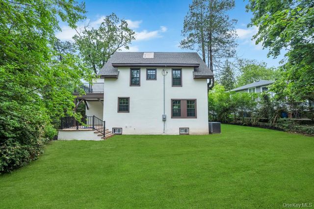 6 Sheffield Road, Great Neck, NY 11021
