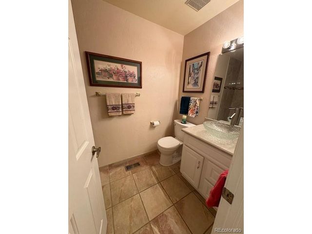 4 Shetland Ct, Highlands Ranch, CO 80130