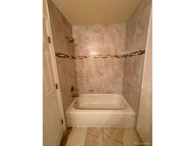 4 Shetland Ct, Highlands Ranch, CO 80130