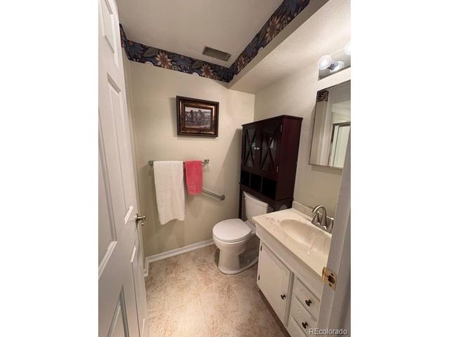 4 Shetland Ct, Highlands Ranch, CO 80130