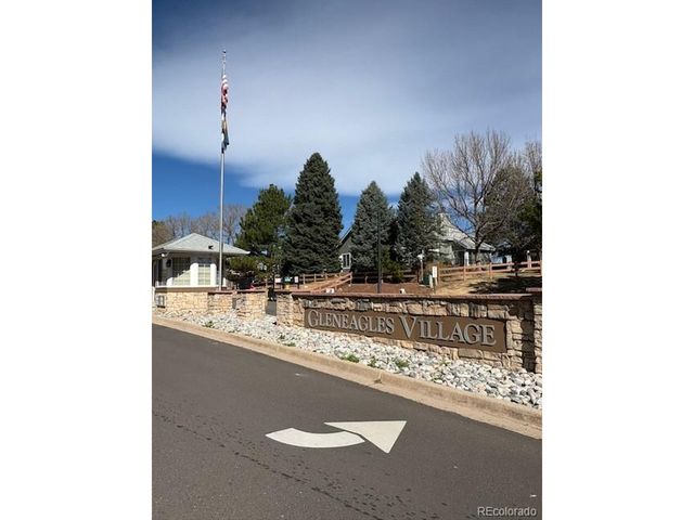 4 Shetland Ct, Highlands Ranch, CO 80130