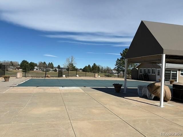 4 Shetland Ct, Highlands Ranch, CO 80130