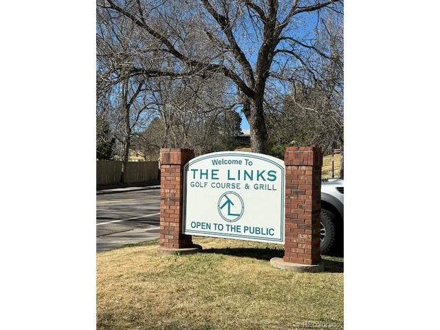 4 Shetland Ct, Highlands Ranch, CO 80130