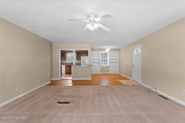 404 Dogwood Lane, Jacksonville, NC 28540