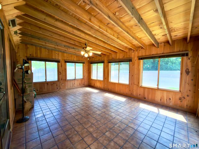 25 Greenfield Avenue, Waterbury, CT 06708