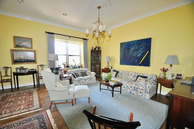 70 Mt Vernon 3A, Boston, MA 02108