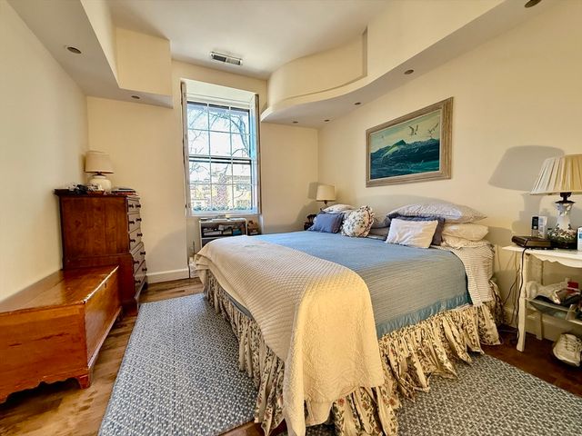 70 Mt Vernon 3A, Boston, MA 02108