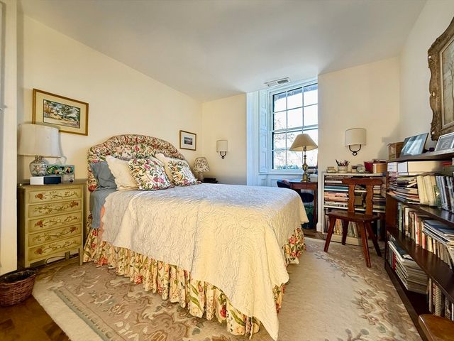 70 Mt Vernon 3A, Boston, MA 02108