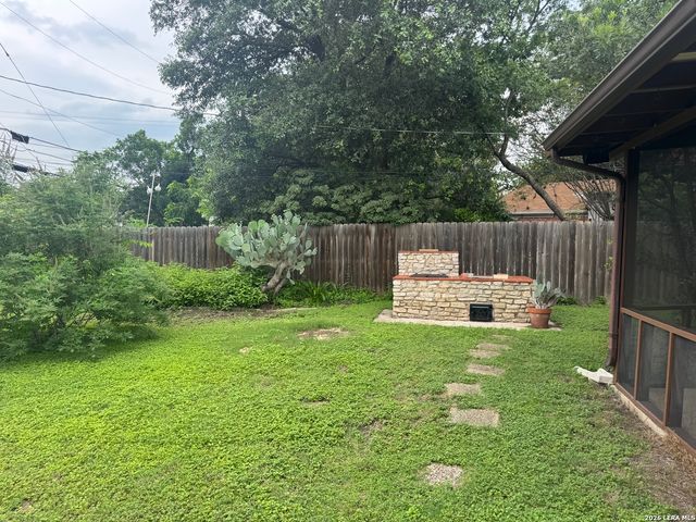 153 Trillium Ln, Castle Hills, TX 78213