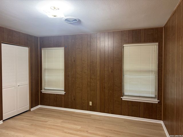 153 Trillium Ln, Castle Hills, TX 78213