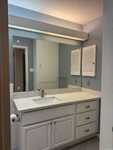 153 Trillium Ln, Castle Hills, TX 78213