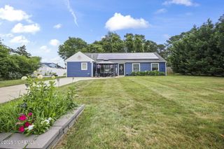 1035 Tralee Drive, Toms River, NJ 08753