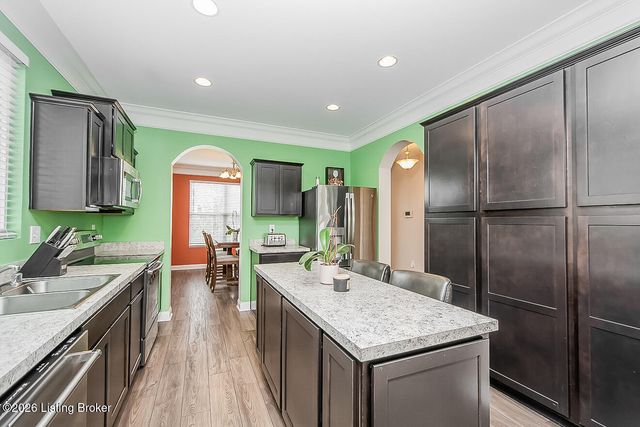 9921 Creek View Estates Dr, Louisville, KY 40291