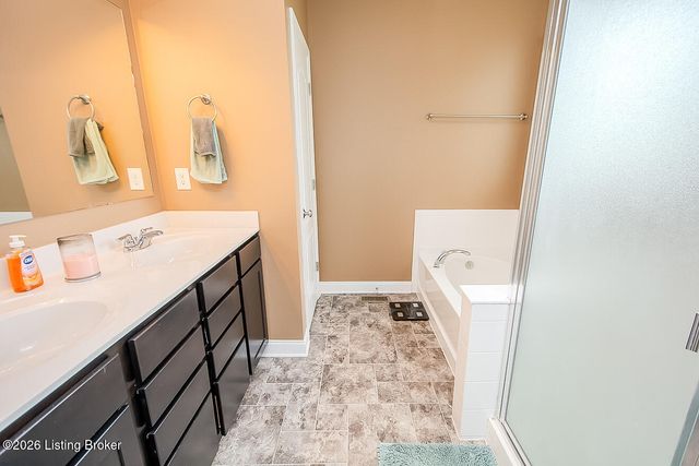 9921 Creek View Estates Dr, Louisville, KY 40291