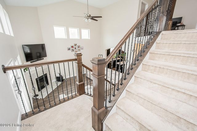 9921 Creek View Estates Dr, Louisville, KY 40291