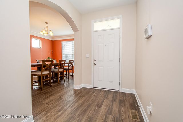 9921 Creek View Estates Dr, Louisville, KY 40291