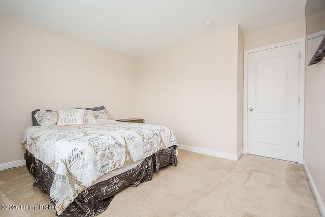 9921 Creek View Estates Dr, Louisville, KY 40291