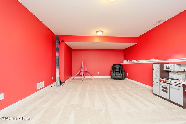 9921 Creek View Estates Dr, Louisville, KY 40291