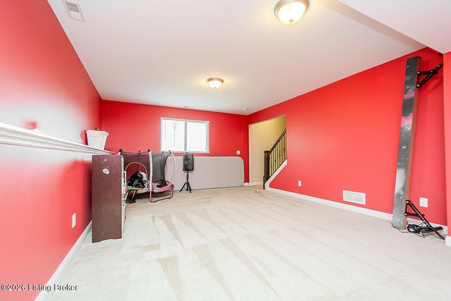 9921 Creek View Estates Dr, Louisville, KY 40291